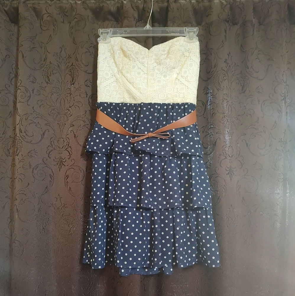 Dress - Picture 1 of 4
